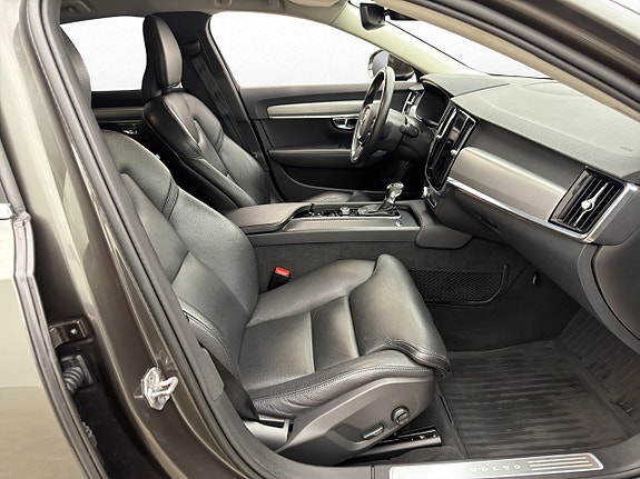 Volvo S90 12 of 30