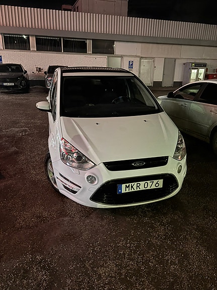 Ford S-MAX 6 of 8