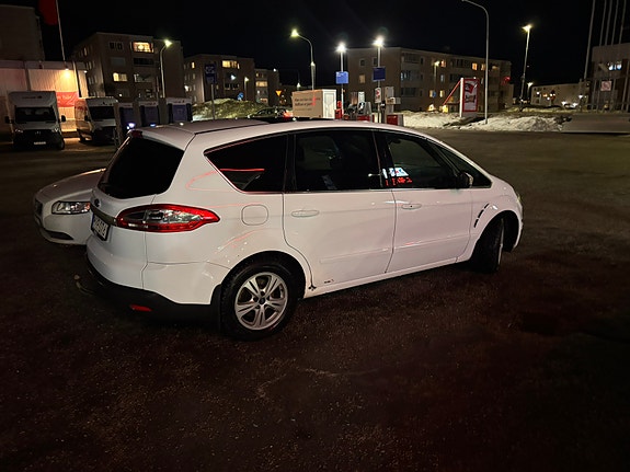 Ford S-MAX 7 of 8