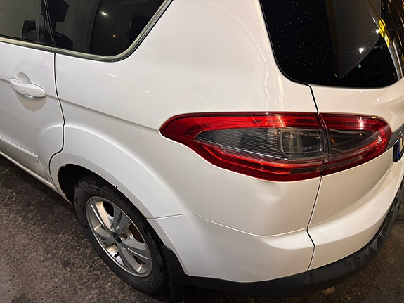 Ford S-MAX 4 of 8