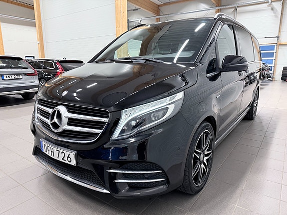 Mercedes-Benz V250 3 of 5