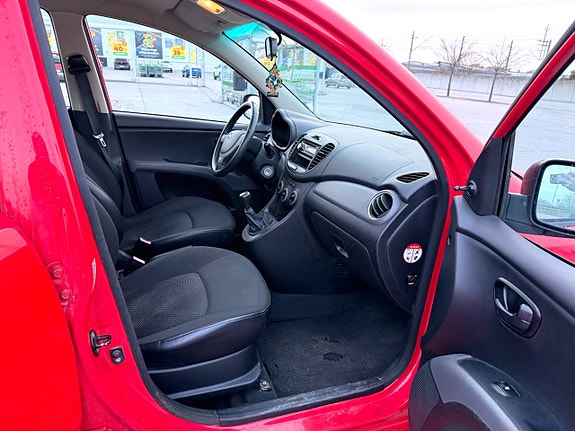 Hyundai i10 7 of 8