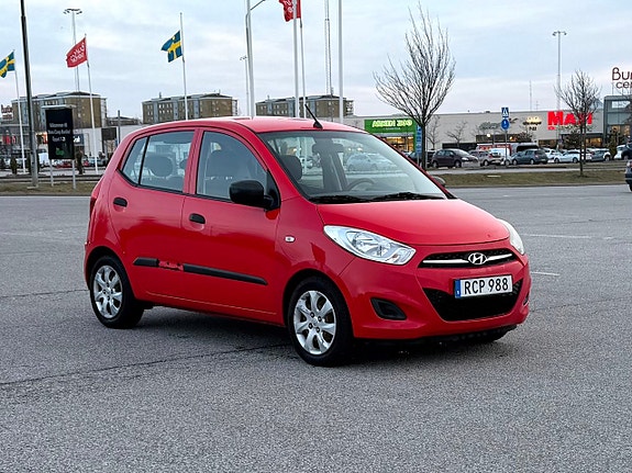 Hyundai i10 2 of 5