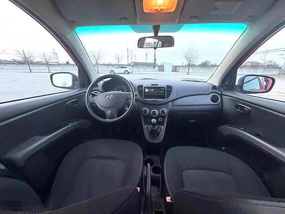 Hyundai i10 8 of 8
