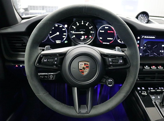 Porsche 911 Carrera 4 GTS 14 of 22