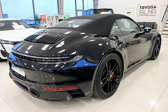 Porsche 911 Carrera 4 GTS 8 of 22