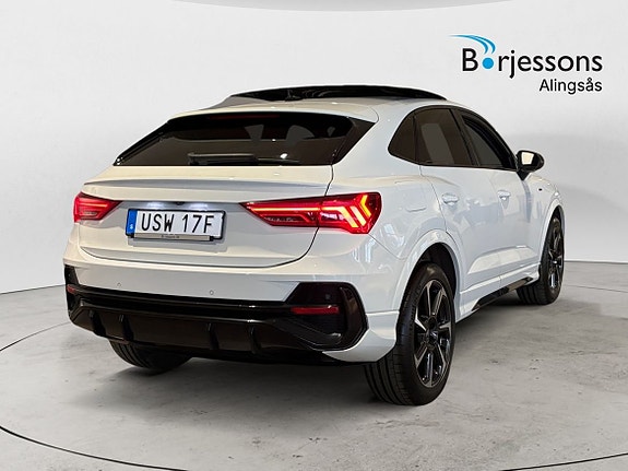 Audi Q3 3 of 5