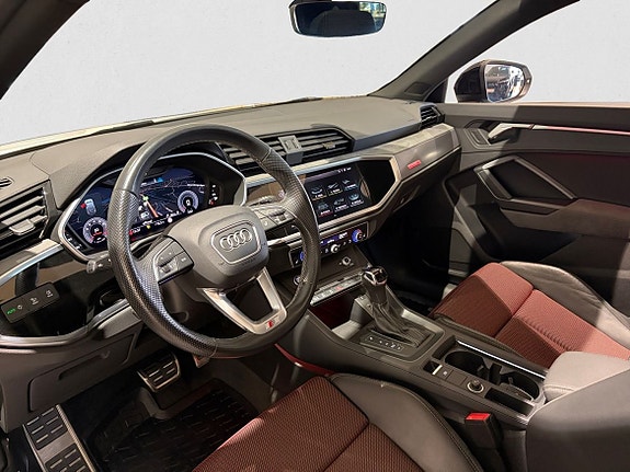 Audi Q3 8 of 15