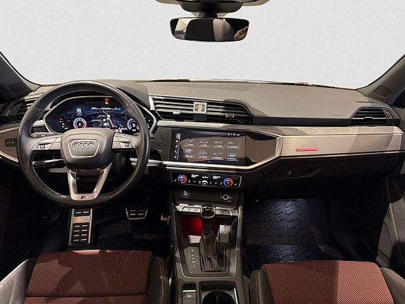 Audi Q3 9 of 15