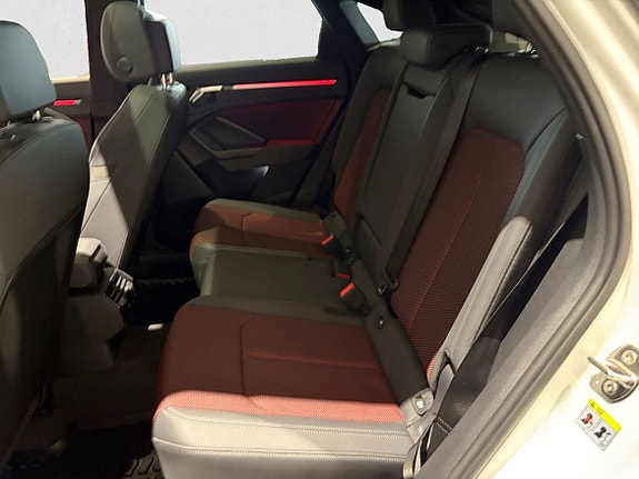 Audi Q3 13 of 15