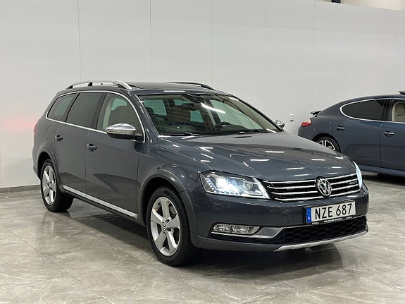 Volkswagen Passat Alltrack 2 of 5