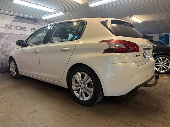 Peugeot 308 4 of 15