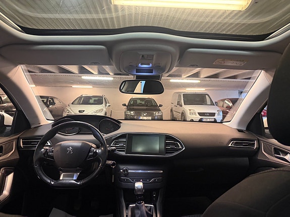 Peugeot 308 11 of 15