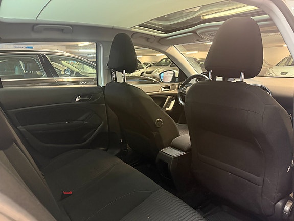 Peugeot 308 9 of 15