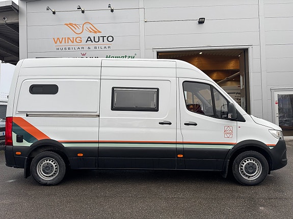 Mercedes-Benz Onwards Adventure , AUTOMAT, UNIK PLANLÖSNING! 5,93m! 3500kg! Utdragbar dubbelsäng & stort lastutrymme! 12