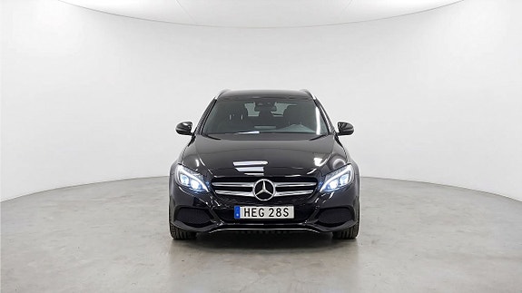 Mercedes-Benz C300 2 of 5