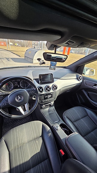 Mercedes-Benz B180 10 of 13