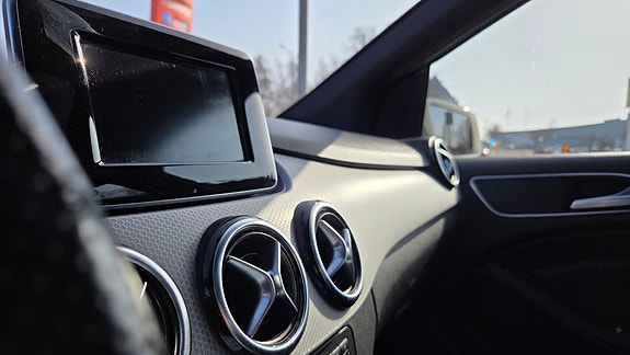 Mercedes-Benz B180 12 of 13