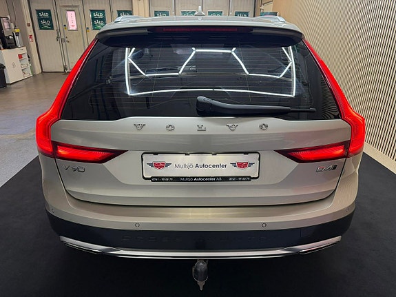 Volvo V90 Cross Country 4 of 5