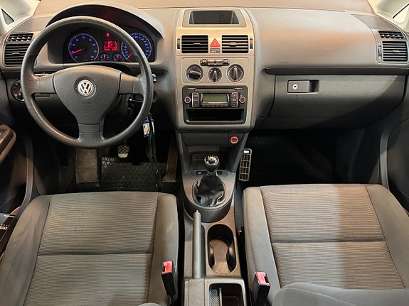 Volkswagen Touran 12 of 21