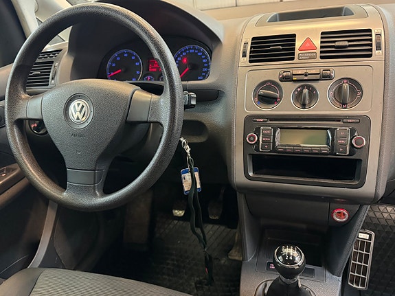 Volkswagen Touran 13 of 21