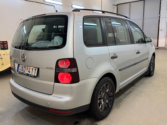 Volkswagen Touran 5 of 5