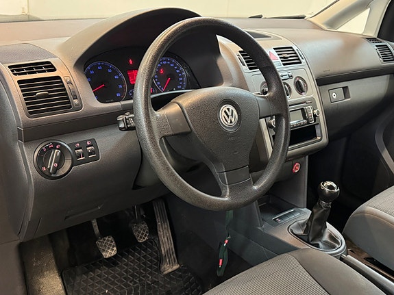 Volkswagen Touran 10 of 21