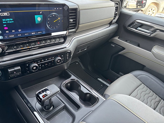 Chevrolet Silverado 1500 11 of 15