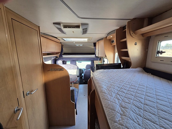 Fiat Ducato Eura Mobil S650 – 6 bäddar, AC bodel och markis 5 of 12