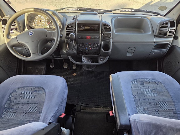 Fiat Ducato Eura Mobil S650 – 6 bäddar, AC bodel och markis 9 of 12