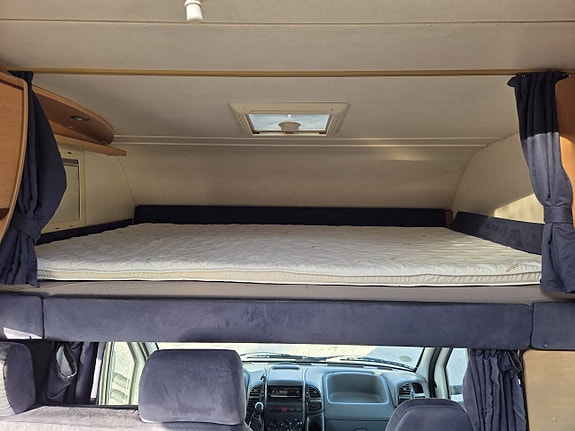 Fiat Ducato Eura Mobil S650 – 6 bäddar, AC bodel och markis 6 of 12