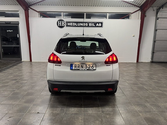 Peugeot 2008 8 of 16