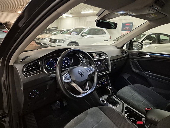 Volkswagen Tiguan 8 of 18