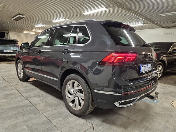 Volkswagen Tiguan 2 of 5