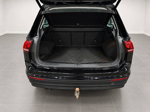Volkswagen Tiguan 11 of 11