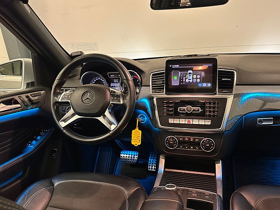 Mercedes-Benz ML350 22 of 30