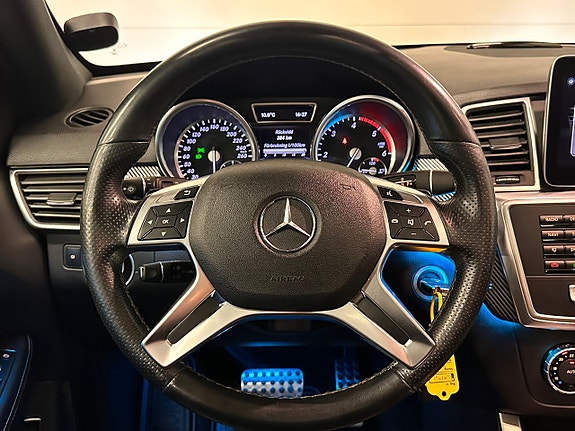 Mercedes-Benz ML350 24 of 30