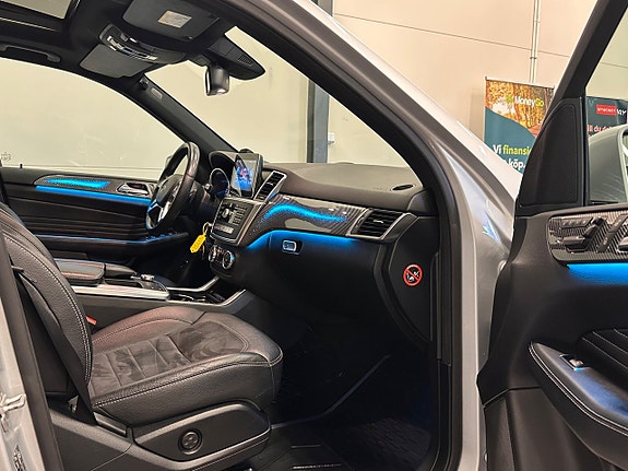 Mercedes-Benz ML350 8 of 30