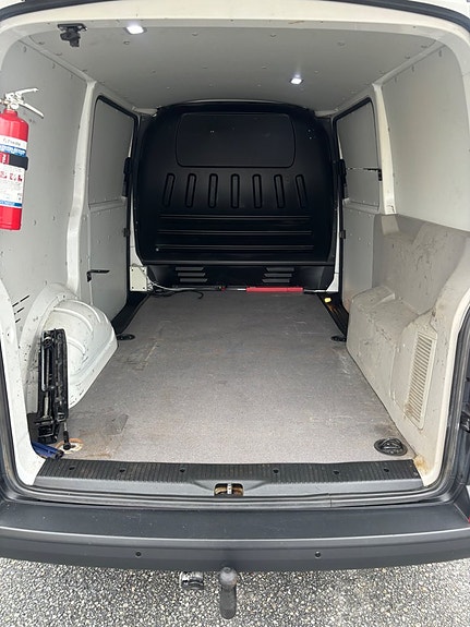 Volkswagen Transporter 10 of 18
