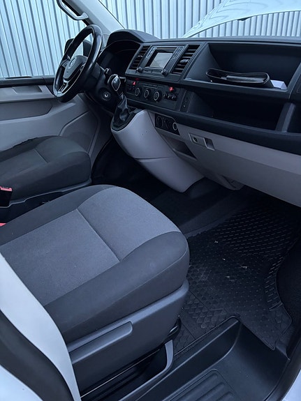 Volkswagen Transporter 8 of 18