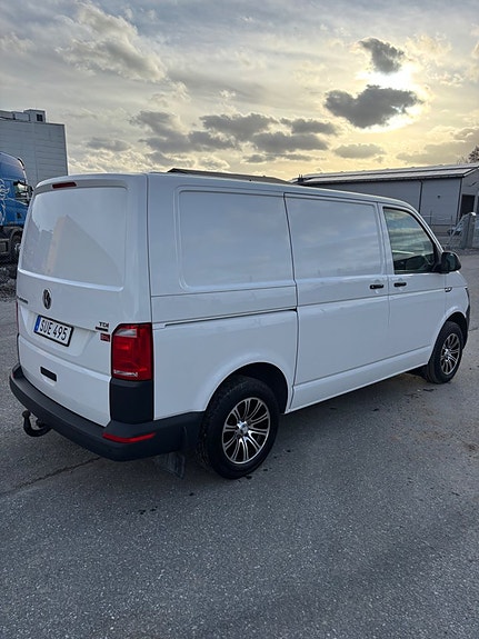 Volkswagen Transporter 2 of 5