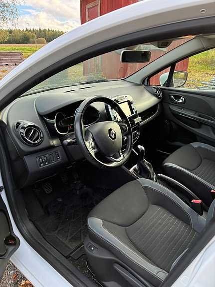 Renault Clio 6 of 7