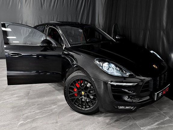 Porsche Macan GTS 3 of 5