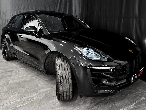Porsche Macan GTS 4 of 5