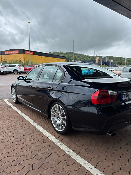 BMW 320Si 5 of 5