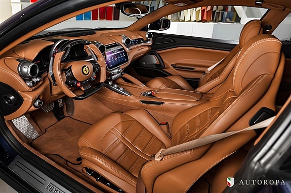 Ferrari Lusso 6 of 10
