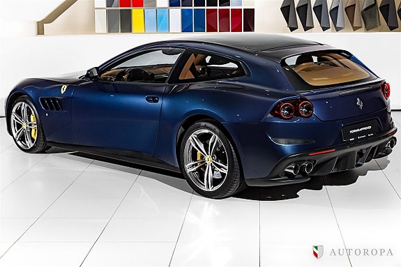 Ferrari Lusso 4 of 5
