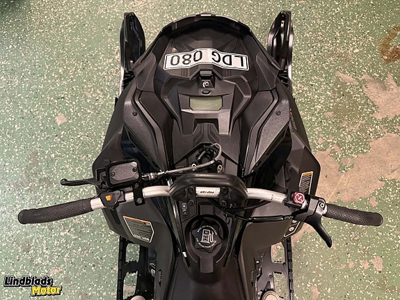 Ski-Doo Summit SP 154" 600 R E-TEC -19 m. elstart 5 of 5