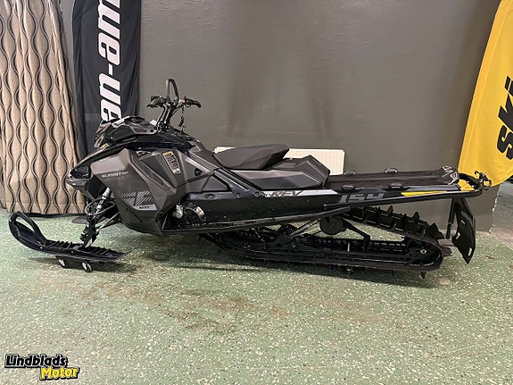 Ski-Doo Summit SP 154" 600 R E-TEC -19 m. elstart 2 of 5