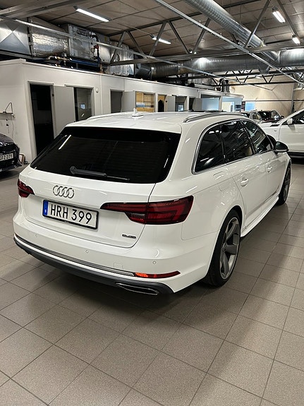 Audi A4 4 of 5
